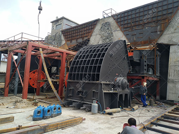 錘式反擊破碎機