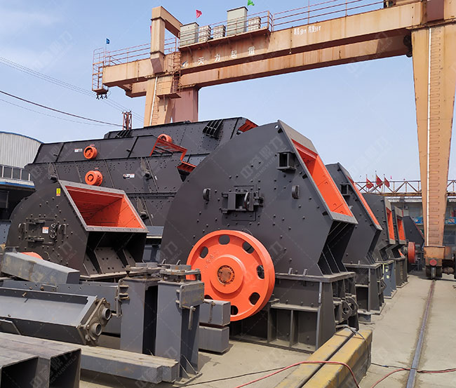1400型錘式破碎機(jī)